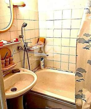 3-к квартира, вторичка, 63м2, 6/9 этаж