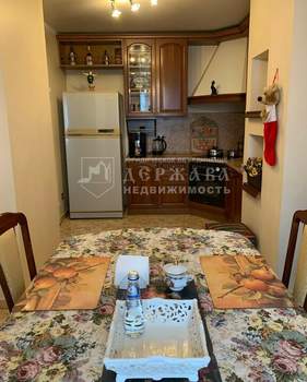 4-к квартира, вторичка, 110м2, 4/10 этаж
