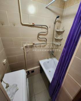 3-к квартира, вторичка, 52м2, 1/3 этаж