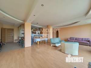 2-к квартира, вторичка, 122м2, 4/4 этаж