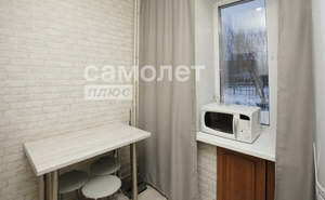 2-к квартира, вторичка, 42м2, 1/4 этаж