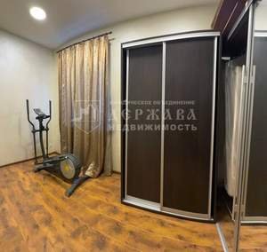 3-к квартира, вторичка, 100м2, 2/4 этаж