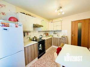 2-к квартира, вторичка, 54м2, 1/9 этаж