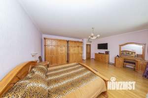 4-к квартира, вторичка, 211м2, 9/10 этаж