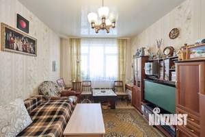 2-к квартира, вторичка, 61м2, 1/4 этаж