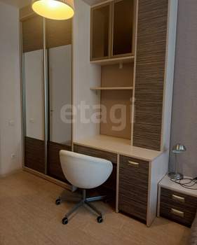 4-к квартира, вторичка, 104м2, 2/5 этаж