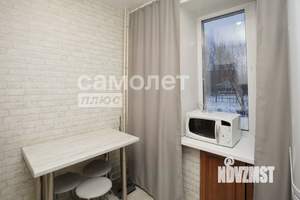 2-к квартира, вторичка, 42м2, 1/4 этаж