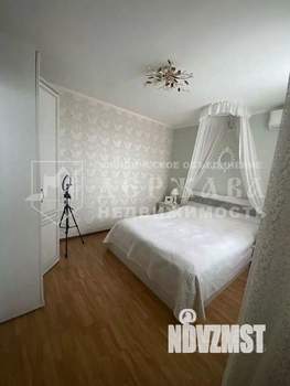 4-к квартира, вторичка, 84м2, 9/9 этаж