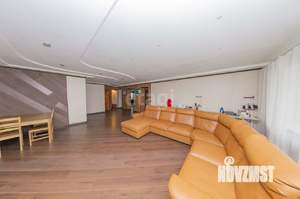 4-к квартира, вторичка, 147м2, 1/6 этаж