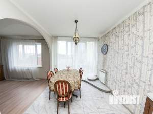 4-к квартира, вторичка, 142м2, 3/6 этаж