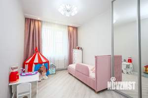 4-к квартира, вторичка, 91м2, 2/4 этаж