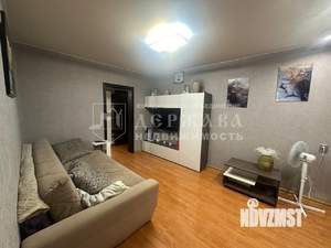 2-к квартира, вторичка, 52м2, 1/10 этаж