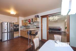 4-к квартира, вторичка, 144м2, 7/13 этаж